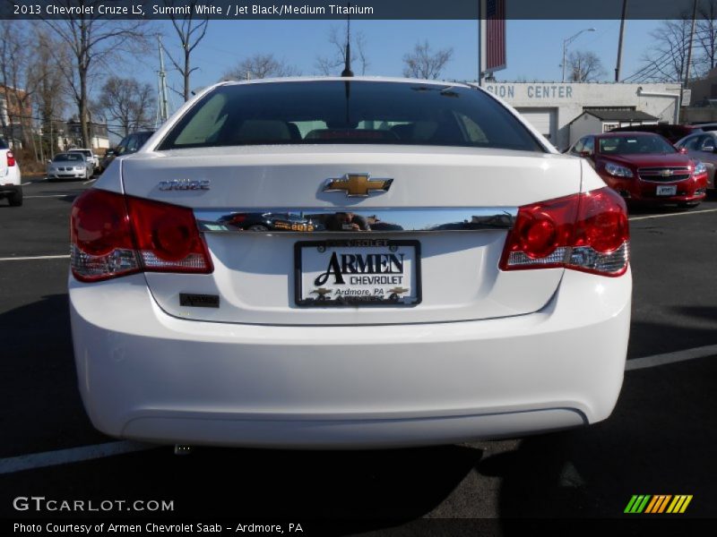 Summit White / Jet Black/Medium Titanium 2013 Chevrolet Cruze LS