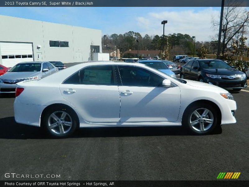 Super White / Black/Ash 2013 Toyota Camry SE
