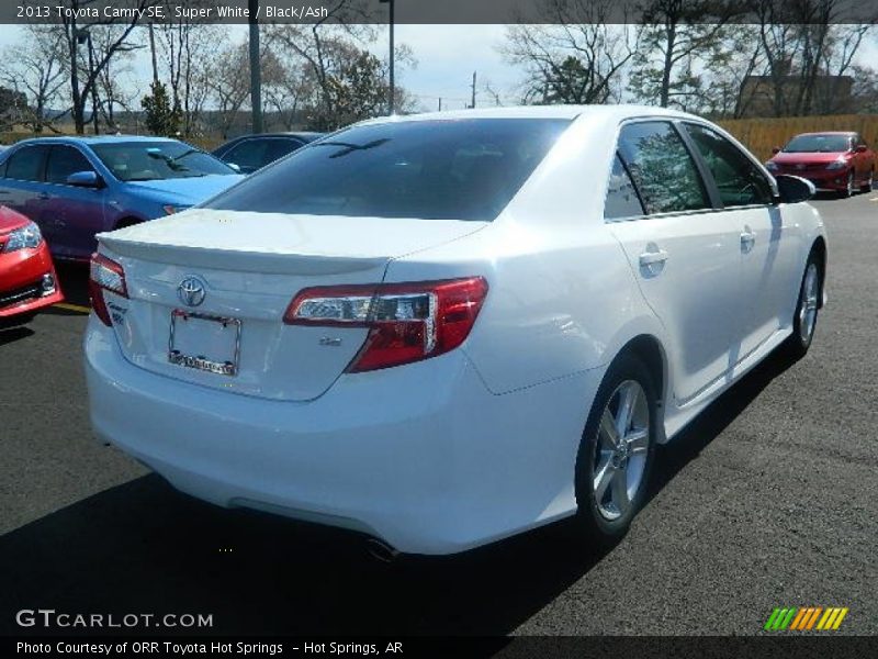 Super White / Black/Ash 2013 Toyota Camry SE