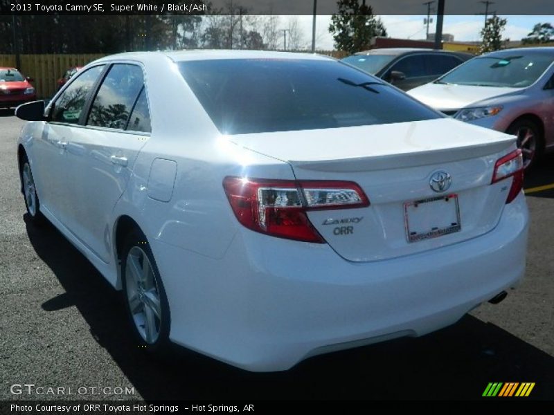 Super White / Black/Ash 2013 Toyota Camry SE