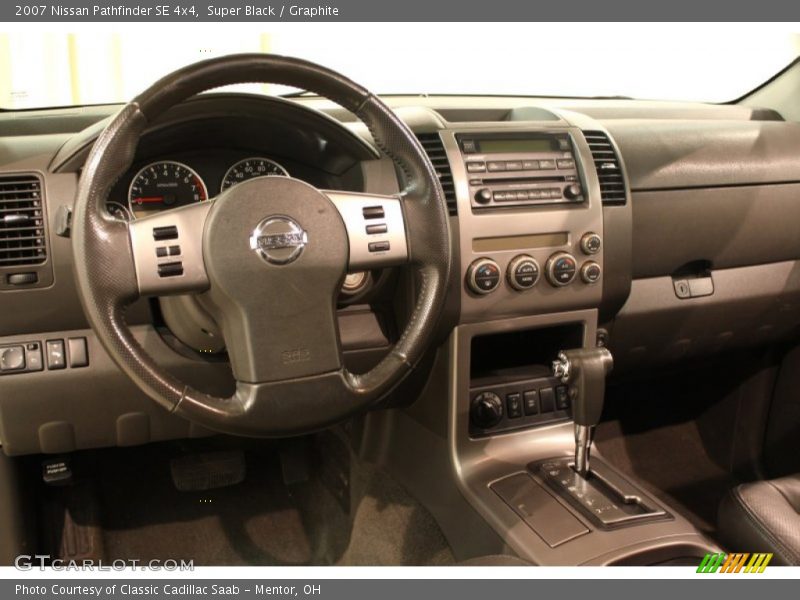 Dashboard of 2007 Pathfinder SE 4x4