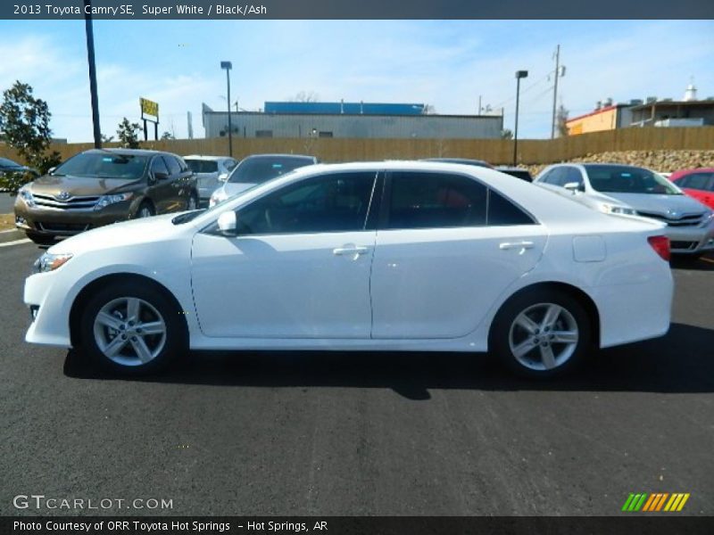 Super White / Black/Ash 2013 Toyota Camry SE