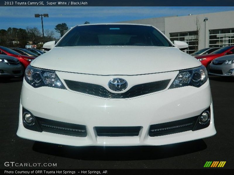 Super White / Black/Ash 2013 Toyota Camry SE