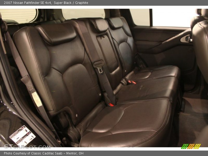 Rear Seat of 2007 Pathfinder SE 4x4