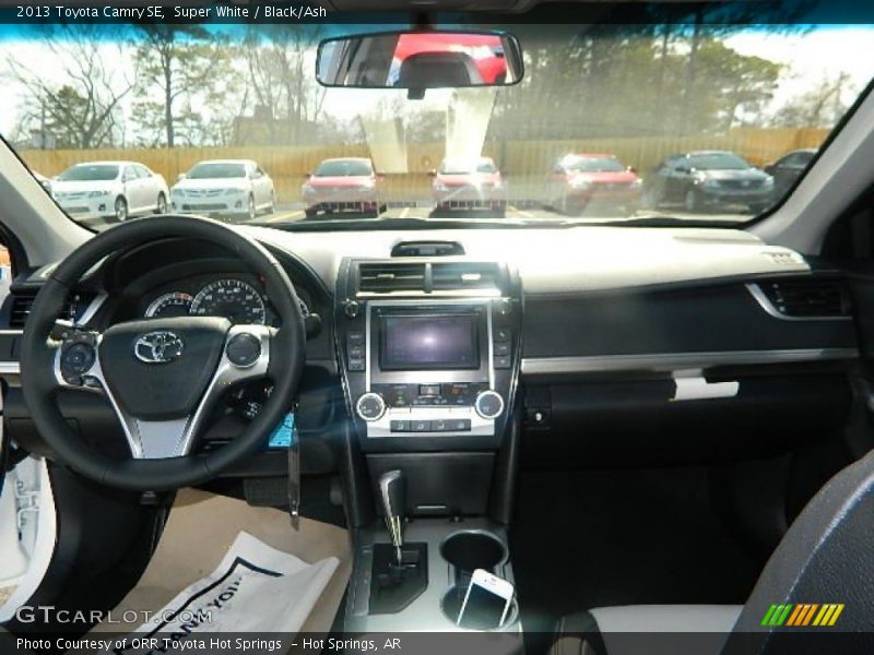 Super White / Black/Ash 2013 Toyota Camry SE