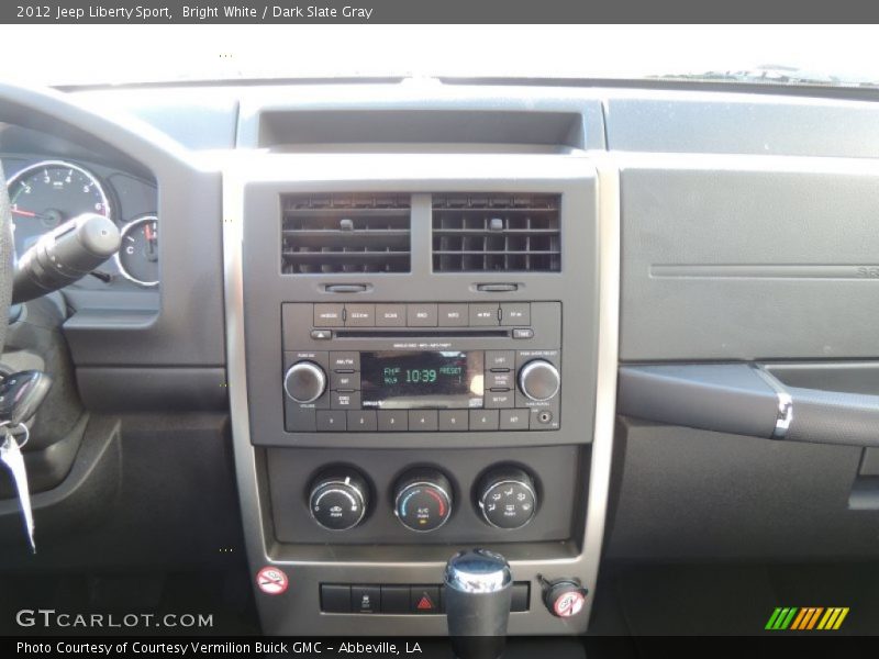 Bright White / Dark Slate Gray 2012 Jeep Liberty Sport