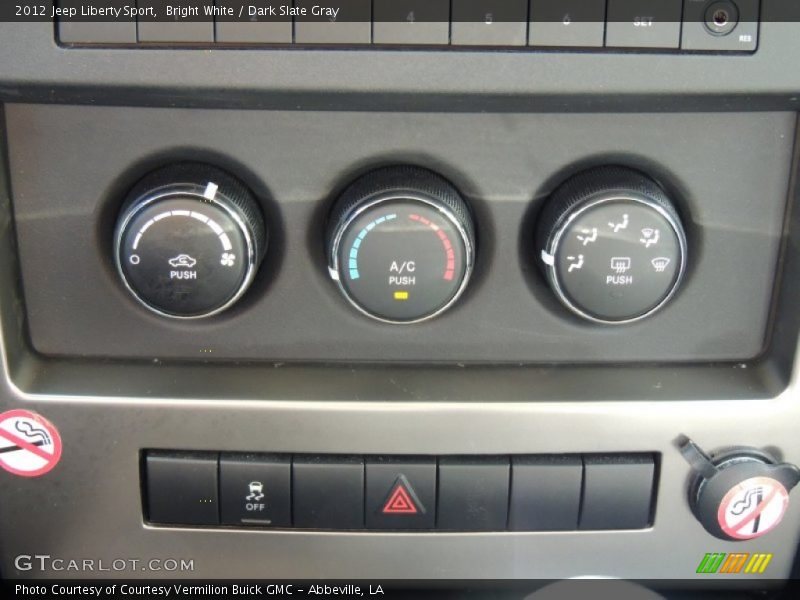 Bright White / Dark Slate Gray 2012 Jeep Liberty Sport