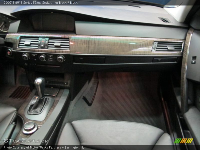Jet Black / Black 2007 BMW 5 Series 530xi Sedan