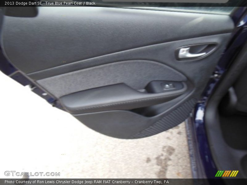 True Blue Pearl Coat / Black 2013 Dodge Dart SE