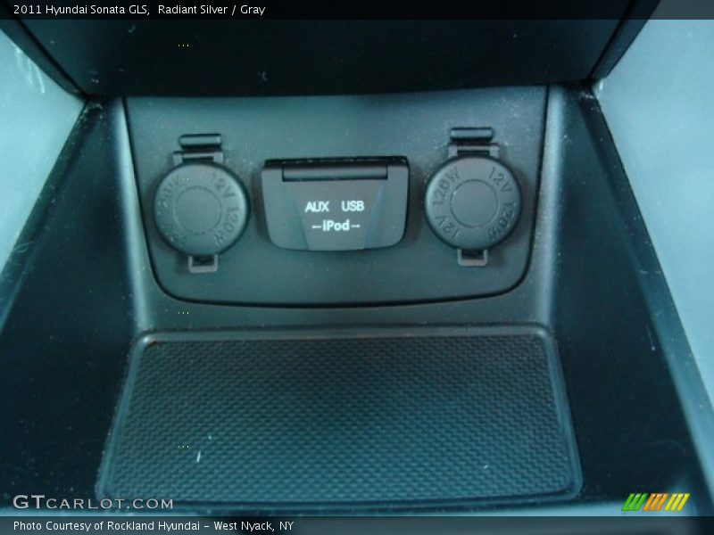 Radiant Silver / Gray 2011 Hyundai Sonata GLS