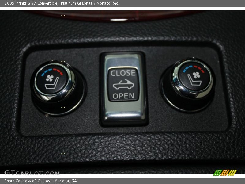 Controls of 2009 G 37 Convertible