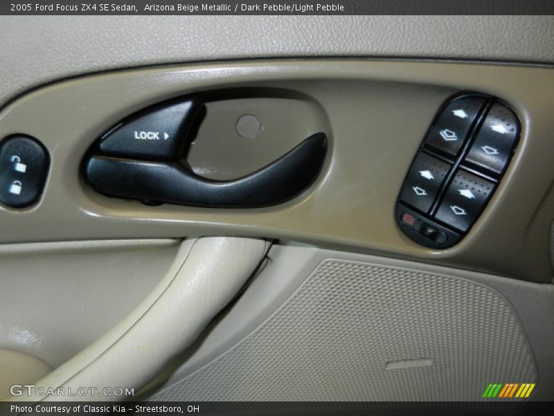 Arizona Beige Metallic / Dark Pebble/Light Pebble 2005 Ford Focus ZX4 SE Sedan