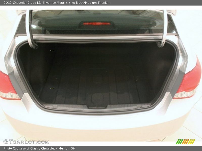 Silver Ice Metallic / Jet Black/Medium Titanium 2012 Chevrolet Cruze LS