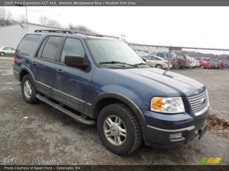 Medium Wedgewood Blue / Medium Flint Grey 2005 Ford Expedition XLT 4x4