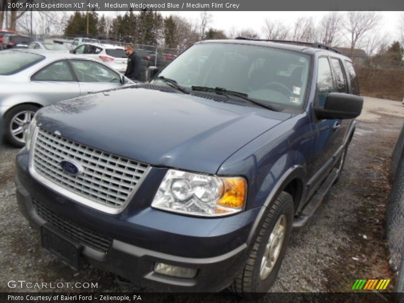 Medium Wedgewood Blue / Medium Flint Grey 2005 Ford Expedition XLT 4x4