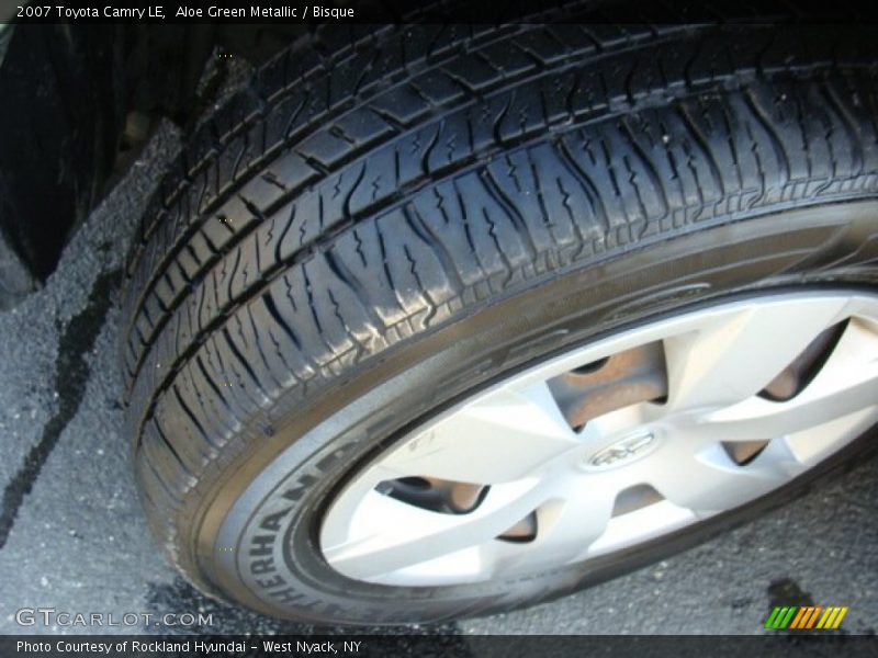 Aloe Green Metallic / Bisque 2007 Toyota Camry LE