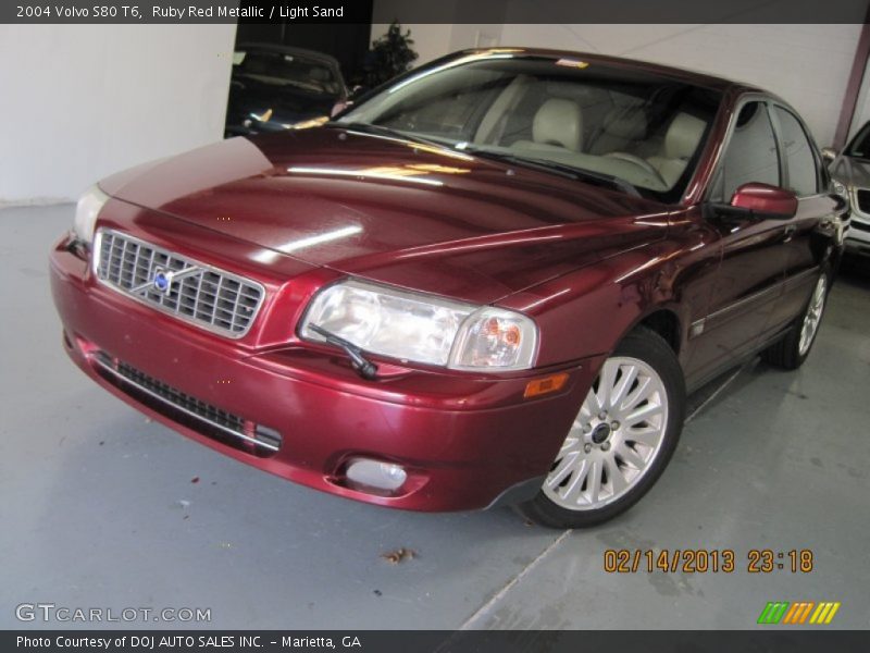 Ruby Red Metallic / Light Sand 2004 Volvo S80 T6