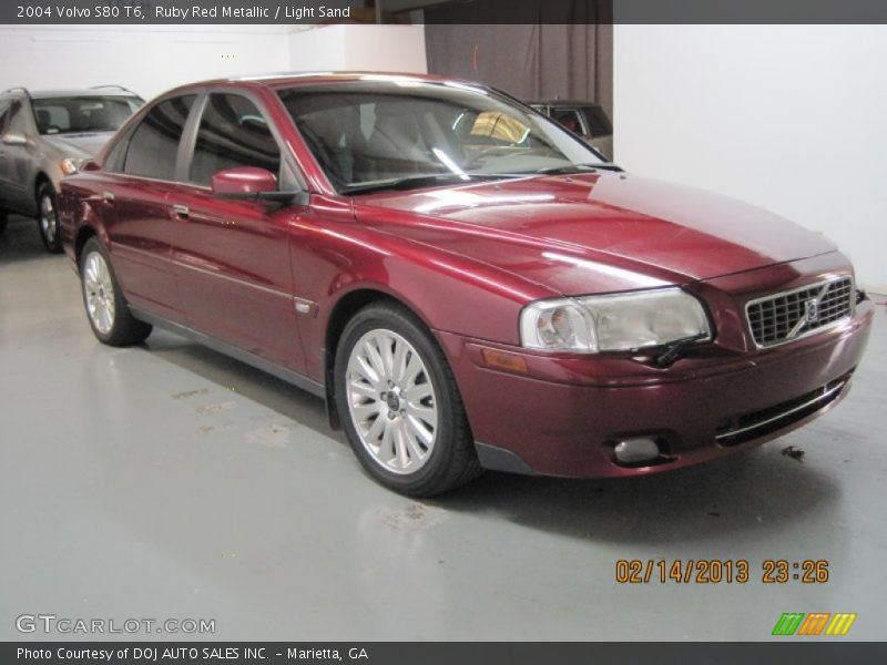 Ruby Red Metallic / Light Sand 2004 Volvo S80 T6