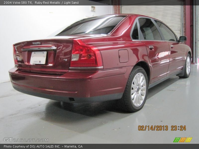 Ruby Red Metallic / Light Sand 2004 Volvo S80 T6