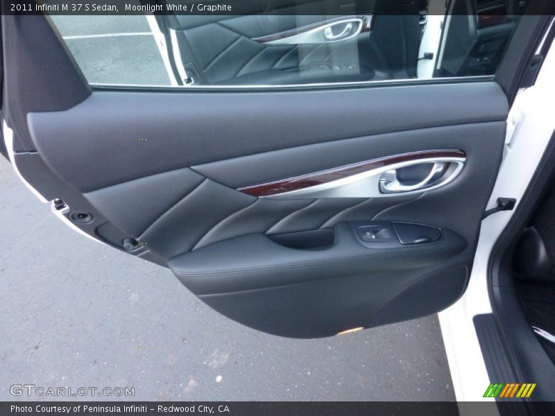 Moonlight White / Graphite 2011 Infiniti M 37 S Sedan