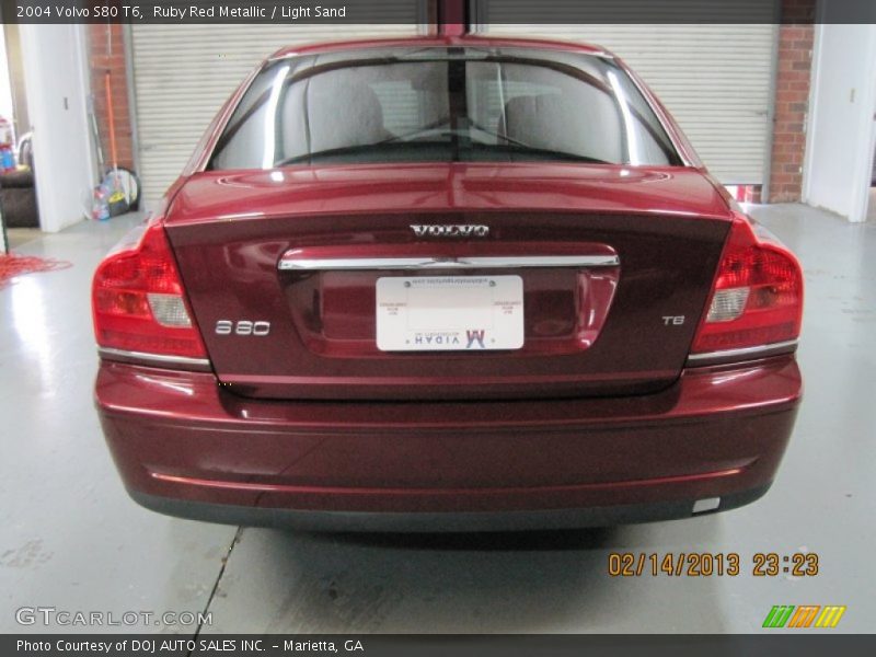 Ruby Red Metallic / Light Sand 2004 Volvo S80 T6