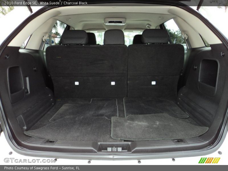  2010 Edge SE Trunk