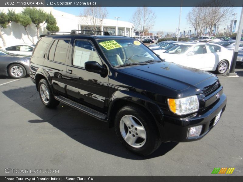 Front 3/4 View of 2002 QX4 4x4