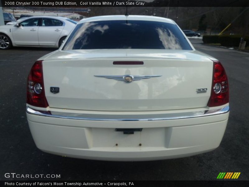 Cool Vanilla White / Dark Slate Gray 2008 Chrysler 300 Touring DUB Edition