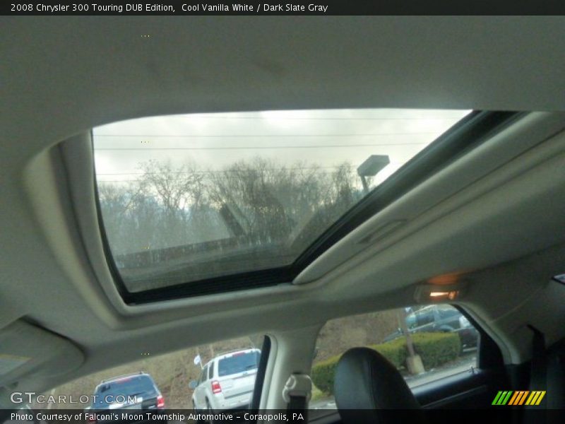 Cool Vanilla White / Dark Slate Gray 2008 Chrysler 300 Touring DUB Edition