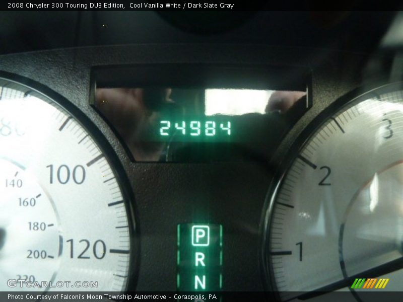Cool Vanilla White / Dark Slate Gray 2008 Chrysler 300 Touring DUB Edition