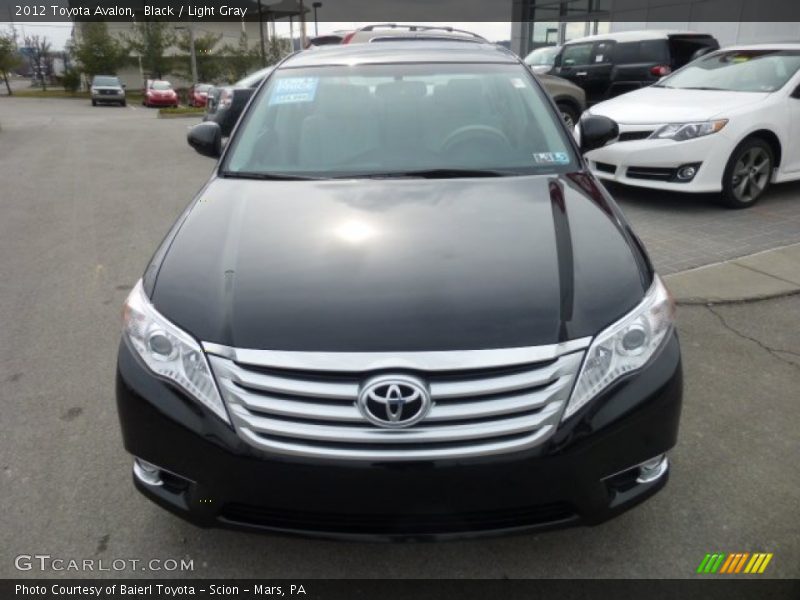 Black / Light Gray 2012 Toyota Avalon