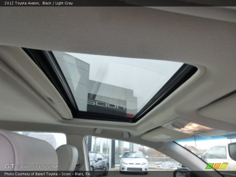 Black / Light Gray 2012 Toyota Avalon