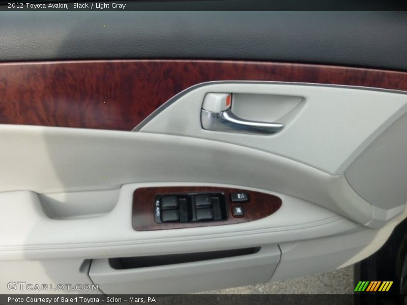 Black / Light Gray 2012 Toyota Avalon