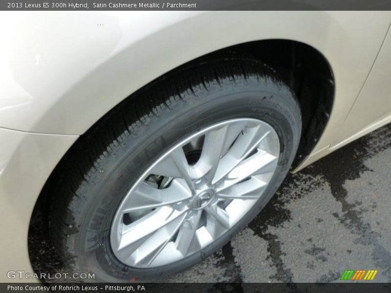 Satin Cashmere Metallic / Parchment 2013 Lexus ES 300h Hybrid