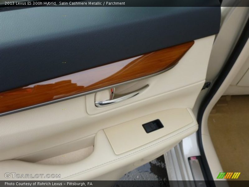 Satin Cashmere Metallic / Parchment 2013 Lexus ES 300h Hybrid