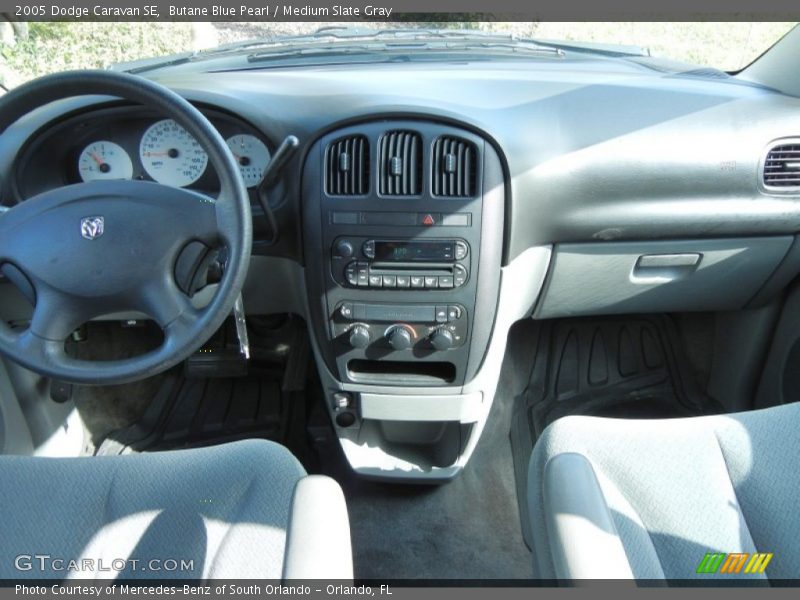 Dashboard of 2005 Caravan SE