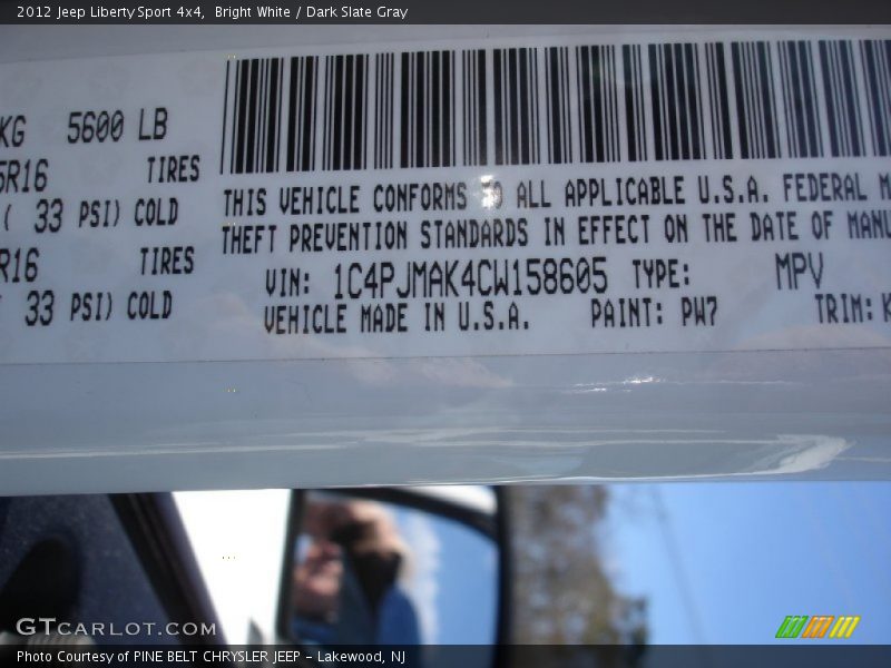 Bright White / Dark Slate Gray 2012 Jeep Liberty Sport 4x4