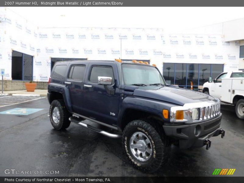 Front 3/4 View of 2007 H3 