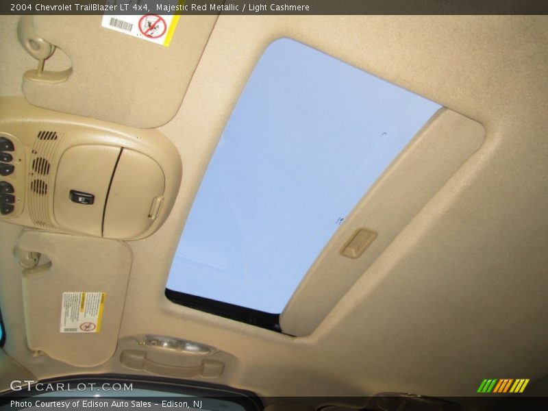 Majestic Red Metallic / Light Cashmere 2004 Chevrolet TrailBlazer LT 4x4