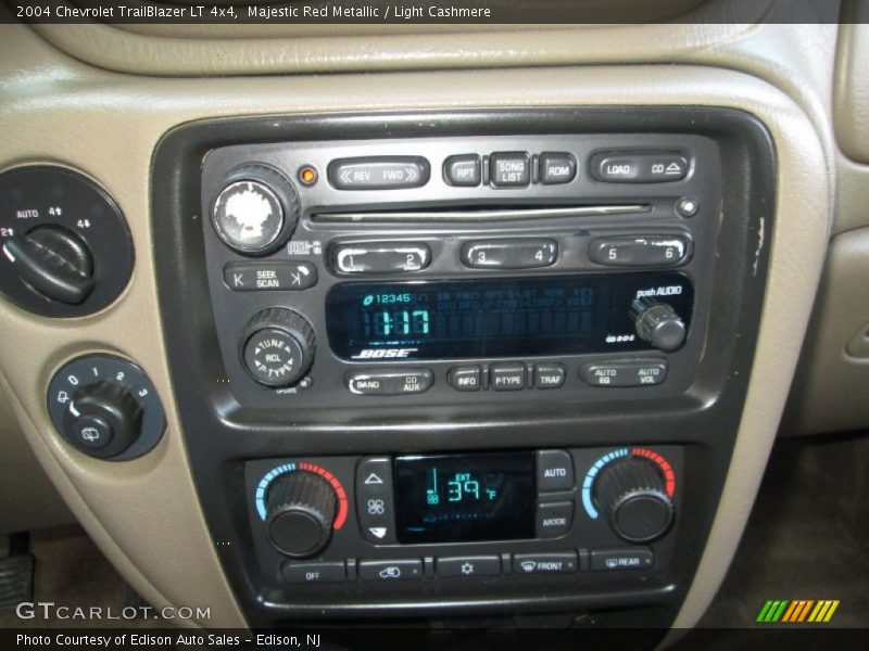 Controls of 2004 TrailBlazer LT 4x4