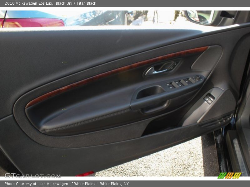 Black Uni / Titan Black 2010 Volkswagen Eos Lux