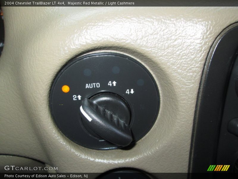 Majestic Red Metallic / Light Cashmere 2004 Chevrolet TrailBlazer LT 4x4