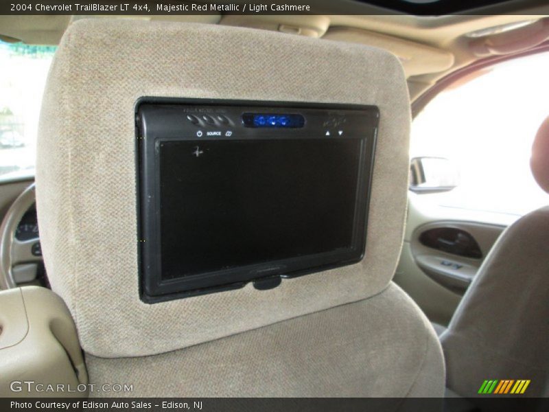 Majestic Red Metallic / Light Cashmere 2004 Chevrolet TrailBlazer LT 4x4