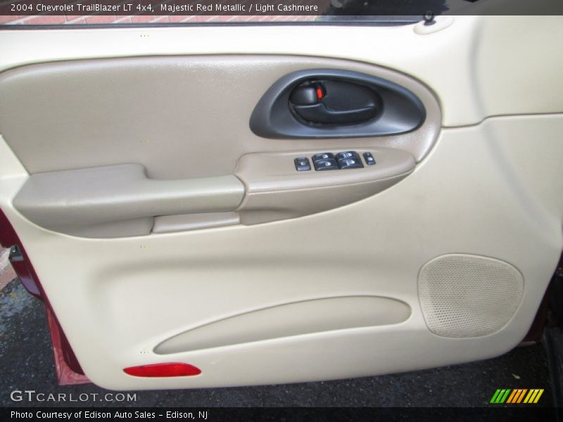 Majestic Red Metallic / Light Cashmere 2004 Chevrolet TrailBlazer LT 4x4