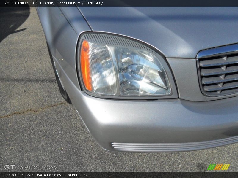 Light Platinum / Dark Gray 2005 Cadillac DeVille Sedan