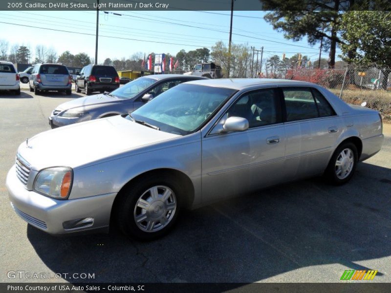 Front 3/4 View of 2005 DeVille Sedan