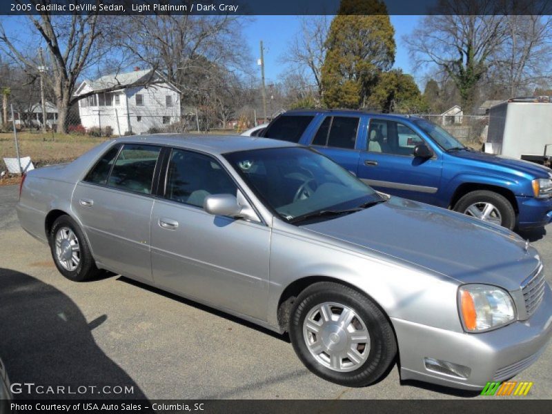 Front 3/4 View of 2005 DeVille Sedan