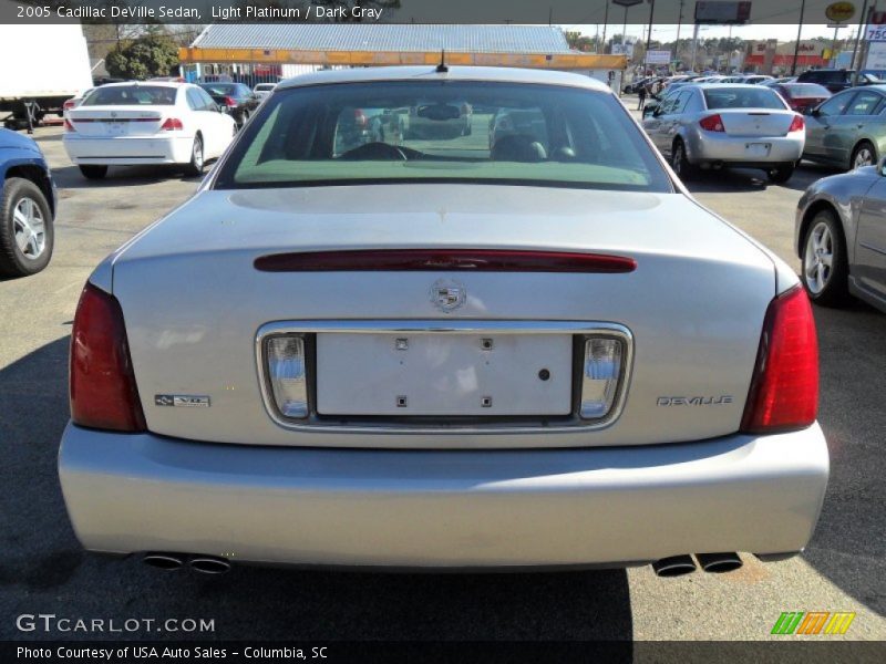 Light Platinum / Dark Gray 2005 Cadillac DeVille Sedan