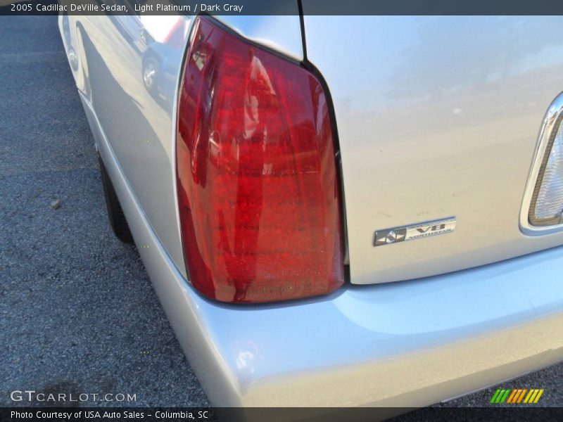 Light Platinum / Dark Gray 2005 Cadillac DeVille Sedan
