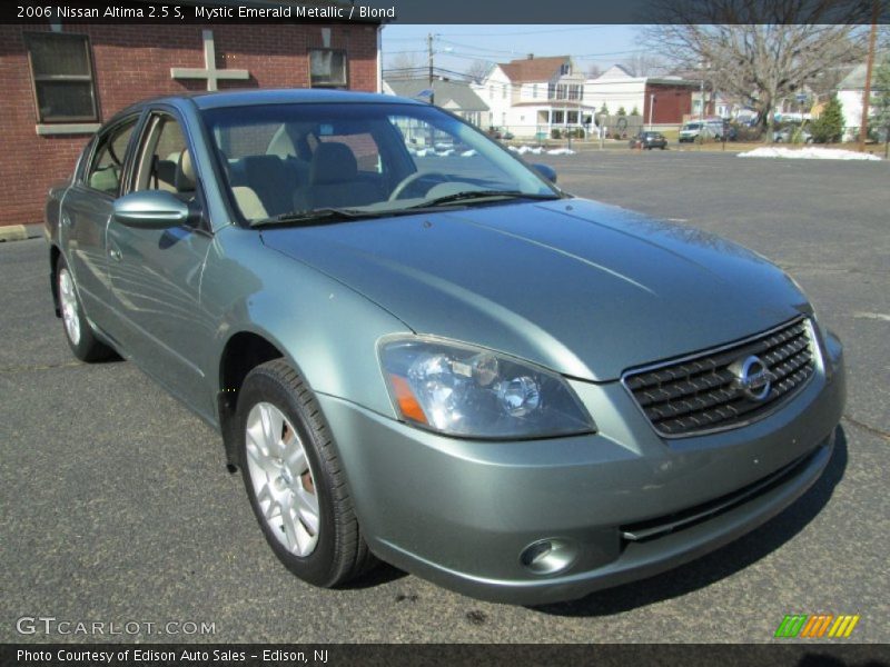 Front 3/4 View of 2006 Altima 2.5 S